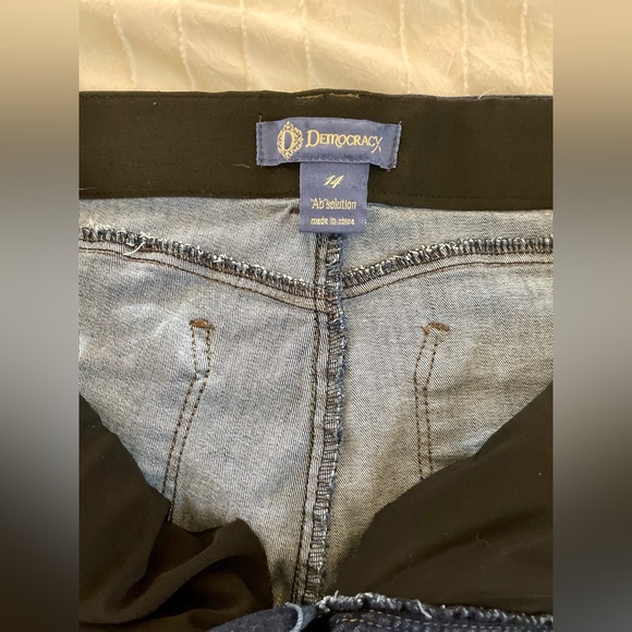 Democracy Ab-Solution Boot Leg Jeans - Picture 3 of 4